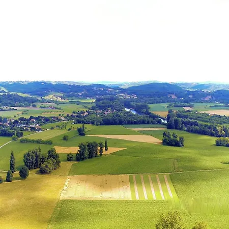 In With Pool & River Nearby *